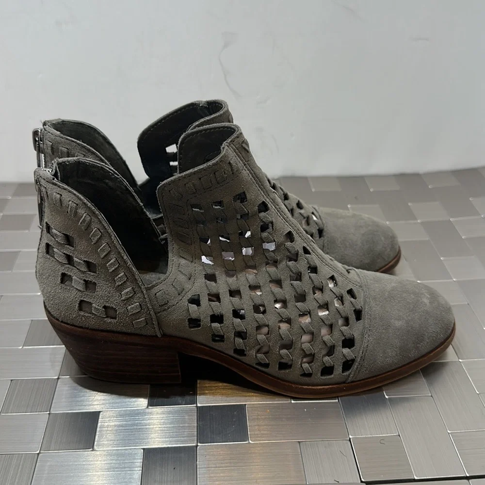 Vince‎ Camuto #299